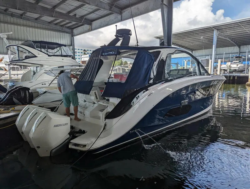 Slide: The Image of Sea Ray 2022 - 85