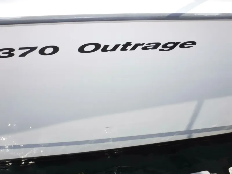 Slide: The Image of Boston Whaler 370 Outrage 2014 - 17