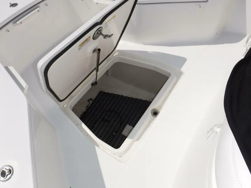 Slide: The Image of Boston Whaler 370 Outrage 2014 - 24