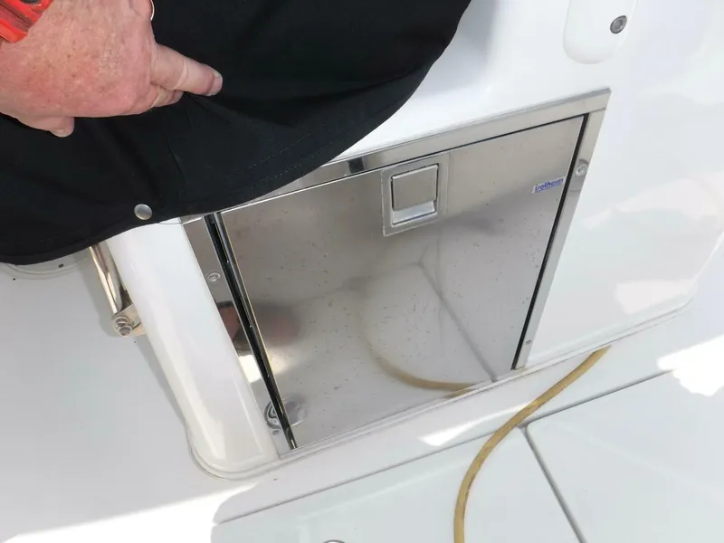 Slide: The Image of Boston Whaler 370 Outrage 2014 - 29