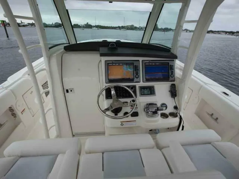 Slide: The Image of Boston Whaler 370 Outrage 2014 - 9