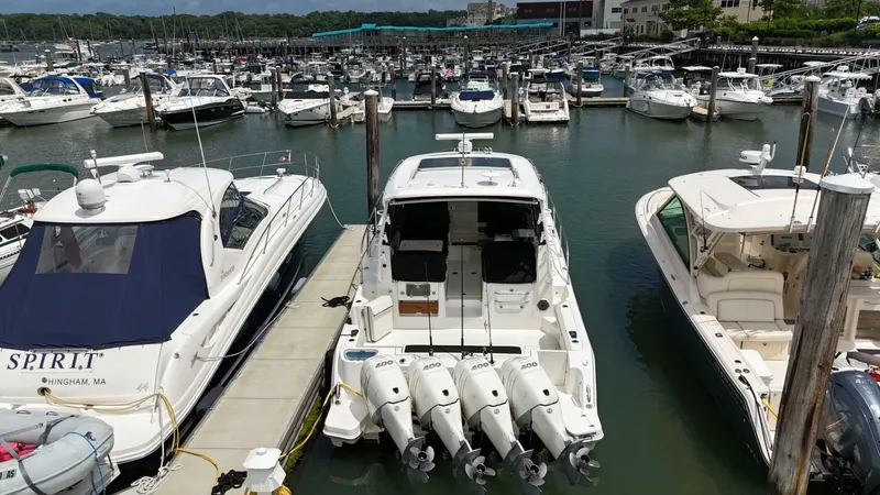 Slide: The Image of Boston Whaler 405 Conquest 2021 - 21
