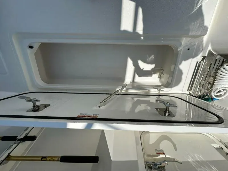 Slide: The Image of Pursuit 428 Sport 2021 - 15