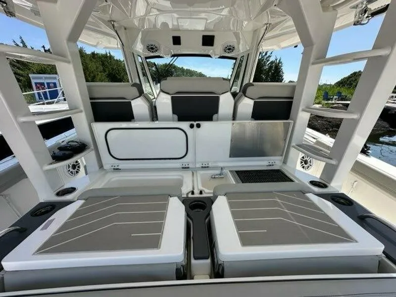 Slide: The Image of Pursuit 428 Sport 2021 - 25