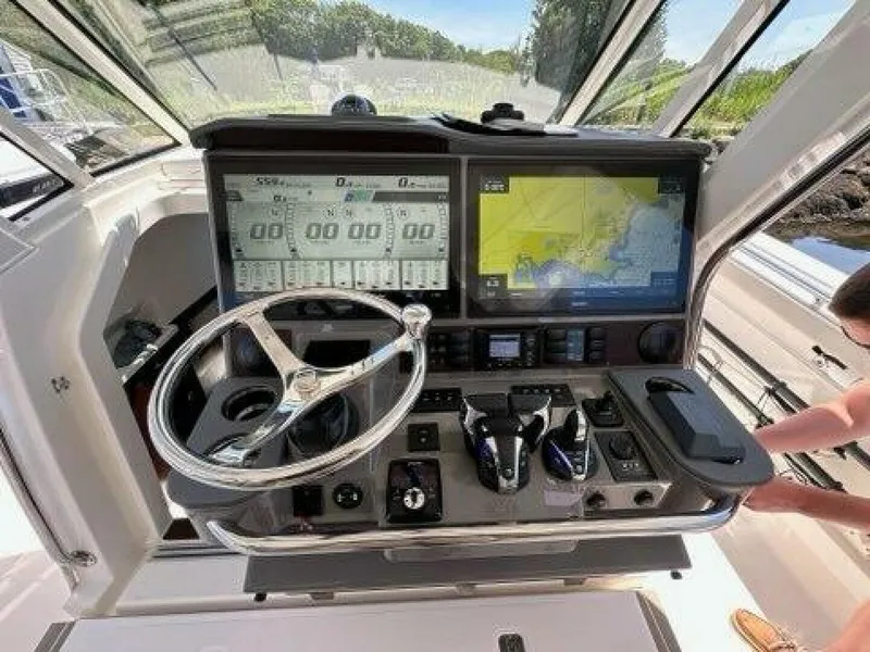 Slide: The Image of Pursuit 428 Sport 2021 - 28