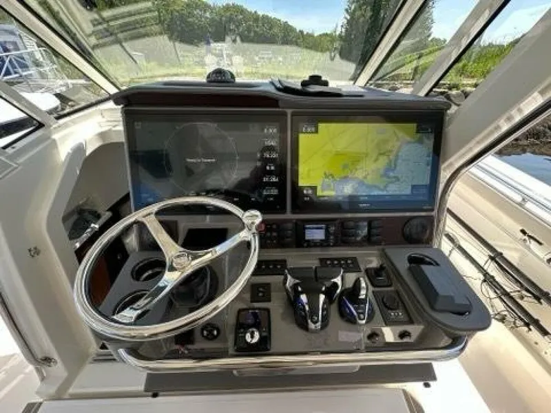 Slide: The Image of Pursuit 428 Sport 2021 - 30
