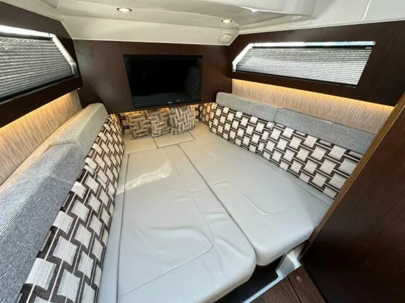 Slide: The Image of Pursuit 428 Sport 2021 - 41
