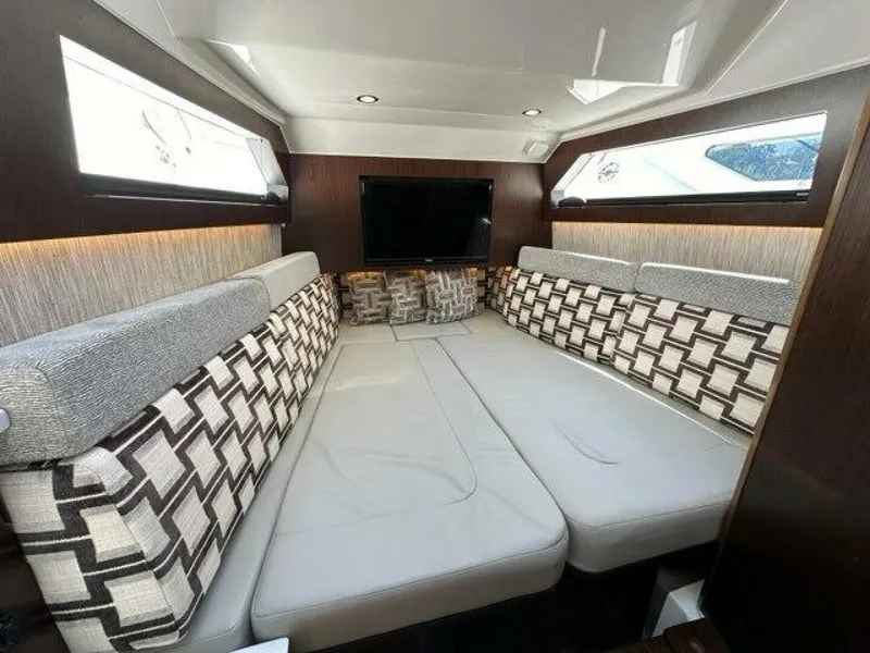 Slide: The Image of Pursuit 428 Sport 2021 - 43