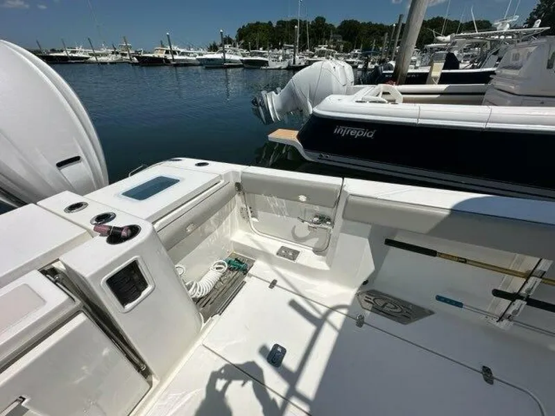 Slide: The Image of Pursuit 428 Sport 2021 - 8