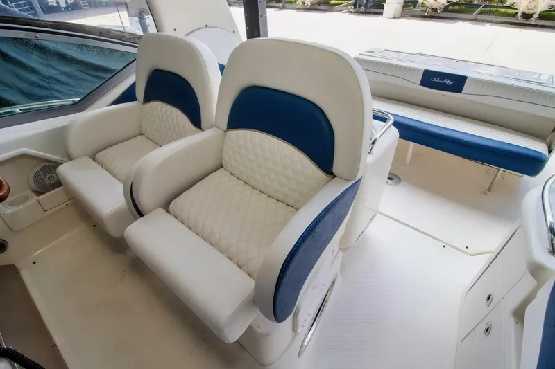 Slide: The Image of Sea Ray 340 Sundancer 2005 - 9