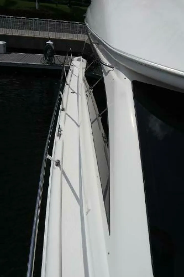 Slide: The Image of Meridian Sedan 411 2007 - 34
