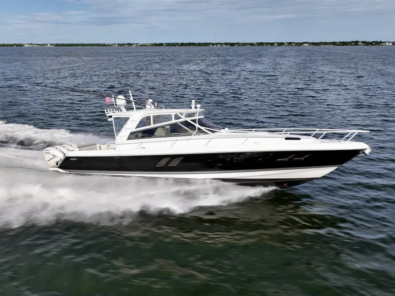 The Image of Intrepid 475 Sport Yacht 2019 - 0