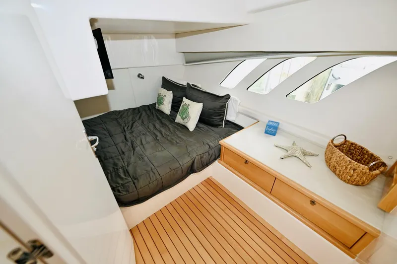 Slide: The Image of Intrepid 475 Sport Yacht 2019 - 22