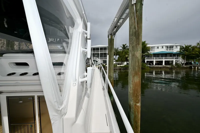 Slide: The Image of Intrepid 475 Sport Yacht 2019 - 27