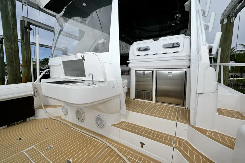Slide: The Image of Intrepid 475 Sport Yacht 2019 - 6