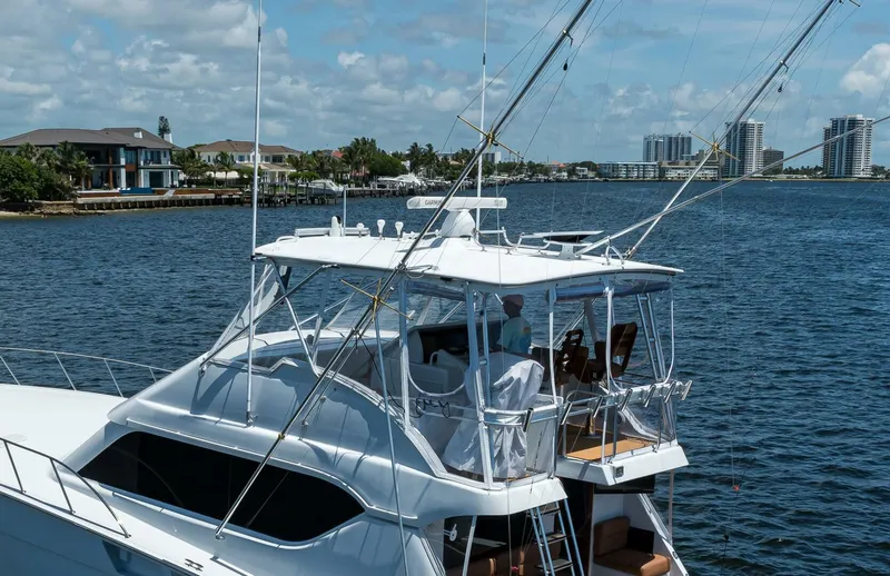 Slide: The Image of Hatteras Convertible 2001 - 43