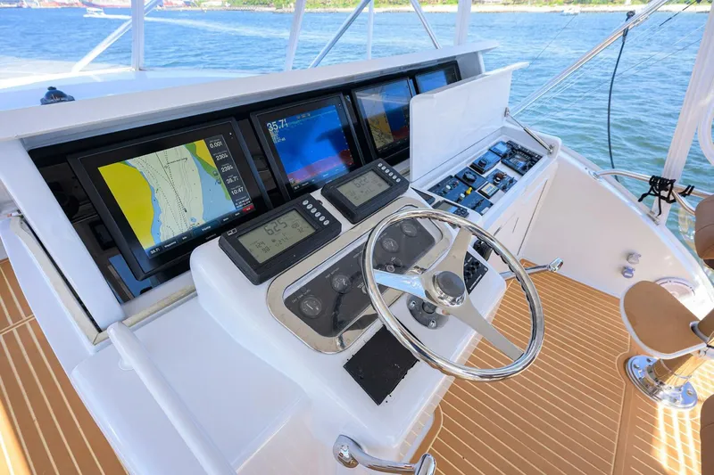 Slide: The Image of Hatteras Convertible 2001 - 50