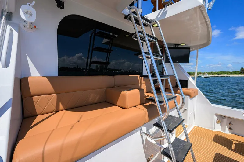 Slide: The Image of Hatteras Convertible 2001 - 57