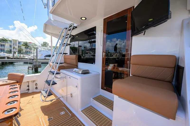 Slide: The Image of Hatteras Convertible 2001 - 59