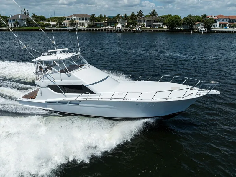Slide: The Image of Hatteras Convertible 2001 - 85