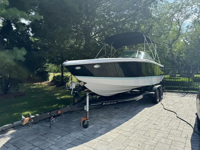 The Image of Four Winns H230 2019 - 0