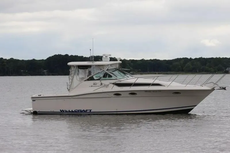 Slide: The Image of Wellcraft 3300 Coastal 1996 - 2