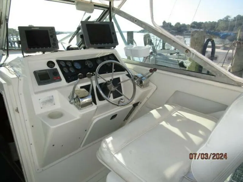 Slide: The Image of Wellcraft 3300 Coastal 1996 - 29