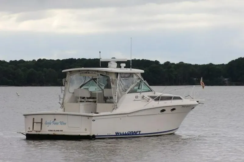 Slide: The Image of Wellcraft 3300 Coastal 1996 - 3