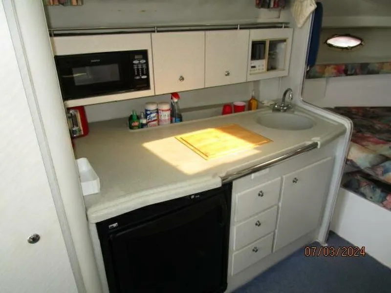 Slide: The Image of Wellcraft 3300 Coastal 1996 - 39