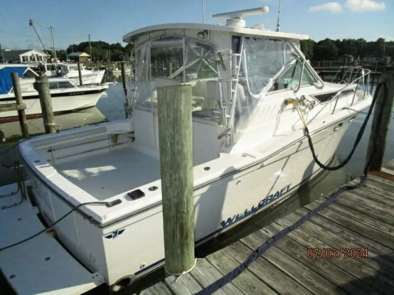 Slide: The Image of Wellcraft 3300 Coastal 1996 - 4