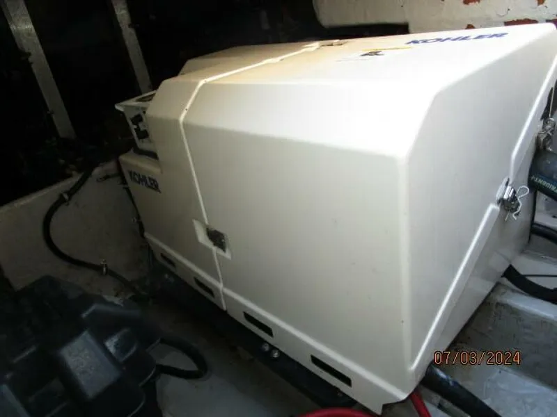 Slide: The Image of Wellcraft 3300 Coastal 1996 - 53