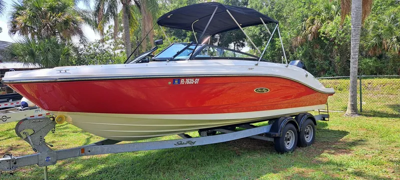 The Image of Sea Ray SPX 230 OB 2019 - 0
