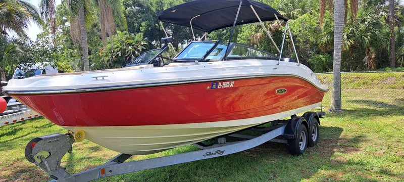 Slide: The Image of Sea Ray SPX 230 OB 2019 - 4