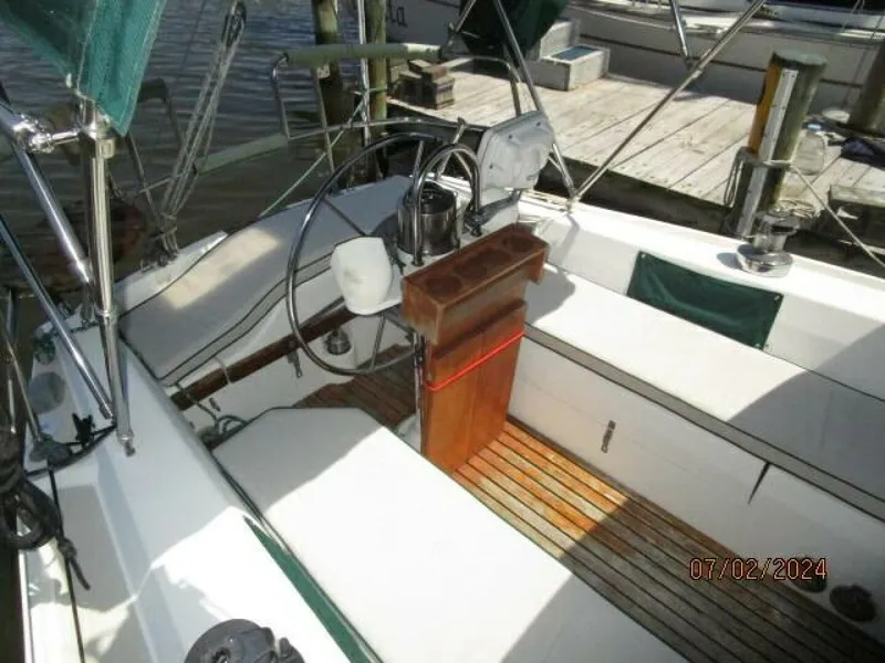 Slide: The Image of Catalina 34 1988 - 21