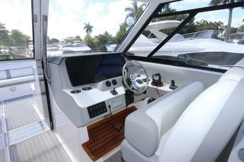 Slide: The Image of Regal LX36 2022 - 8