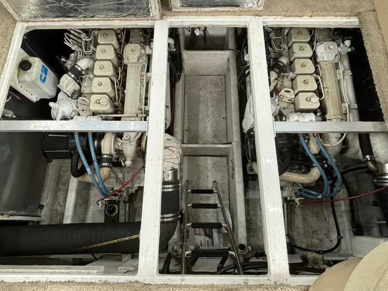 Slide: The Image of Bayliner 3788 Command Bridge 2000 - 23