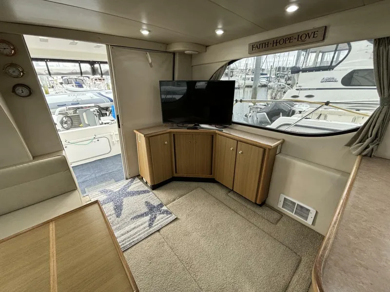 Slide: The Image of Bayliner 3788 Command Bridge 2000 - 7
