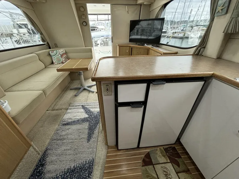 Slide: The Image of Bayliner 3788 Command Bridge 2000 - 9