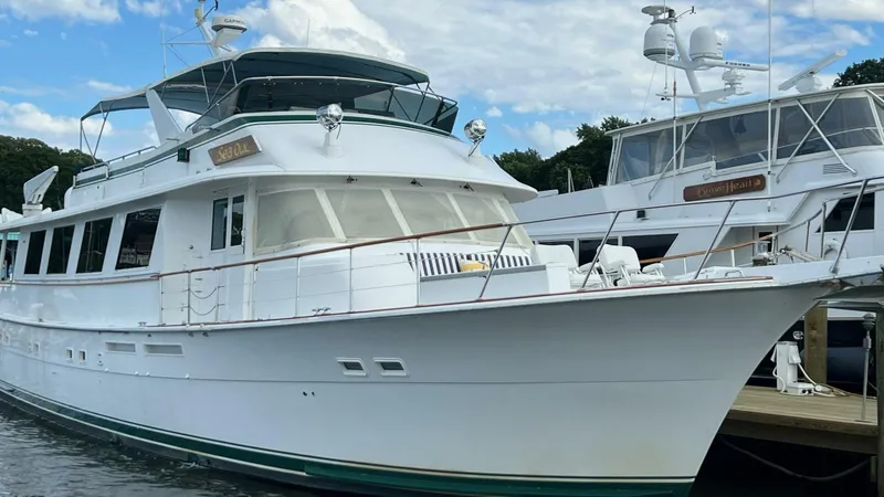 Slide: The Image of Hatteras Motoryacht 1987 - 3