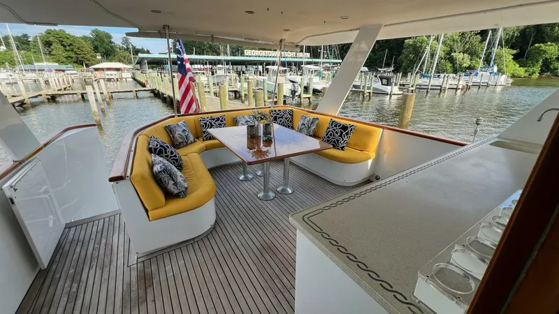 Slide: The Image of Hatteras Motoryacht 1987 - 48