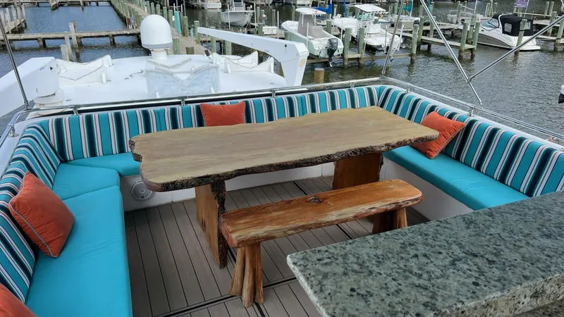 Slide: The Image of Hatteras Motoryacht 1987 - 5