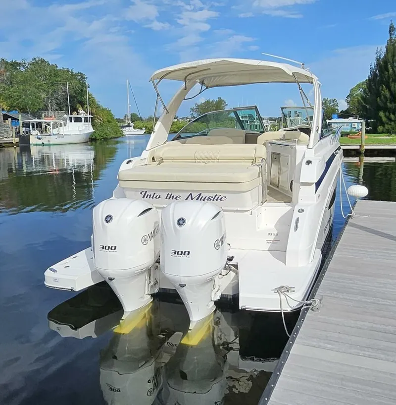 Slide: The Image of Regal 33 XO Express Cruiser Outboard 2018 - 11