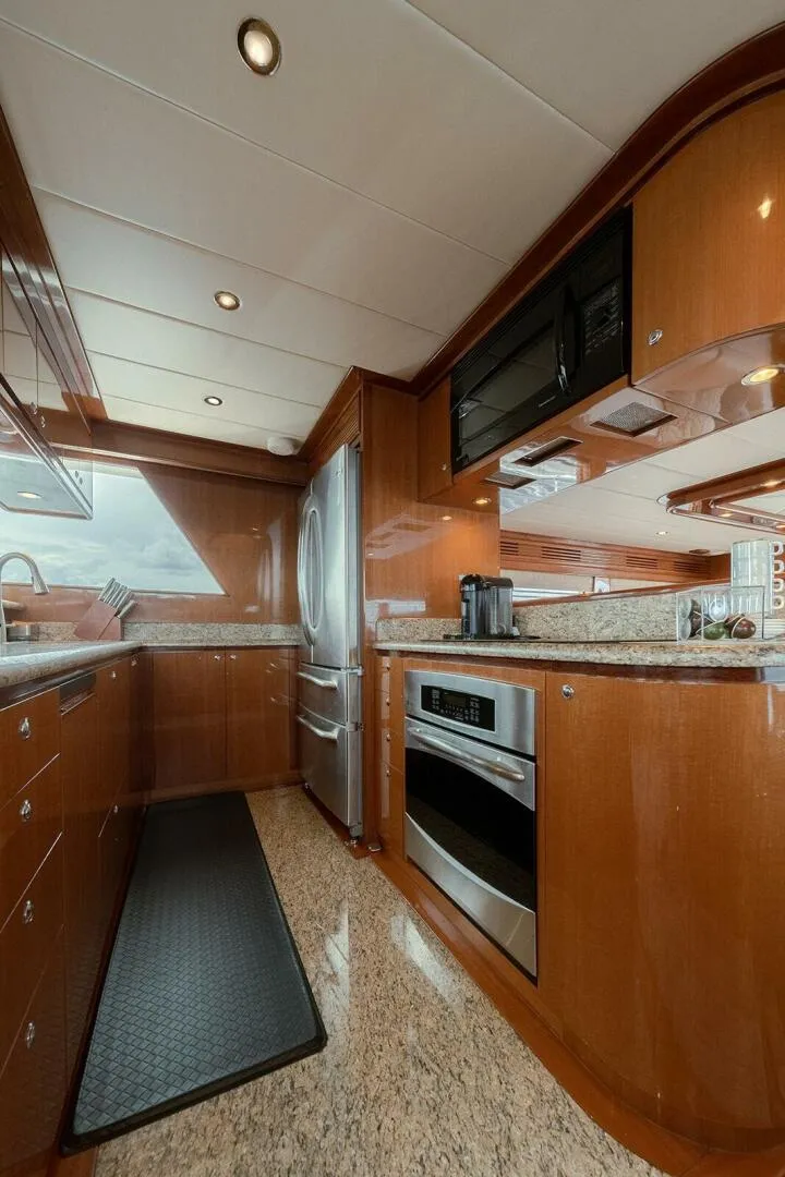 Slide: The Image of Hampton Motor Yacht 2013 - 10