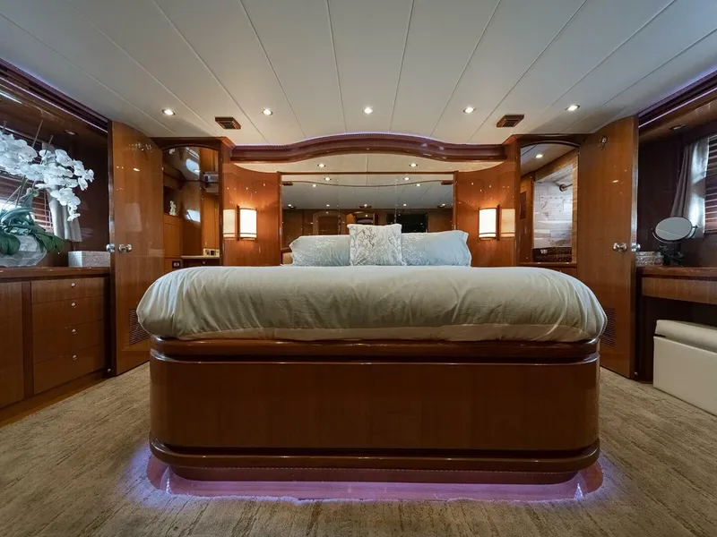 Slide: The Image of Hampton Motor Yacht 2013 - 17
