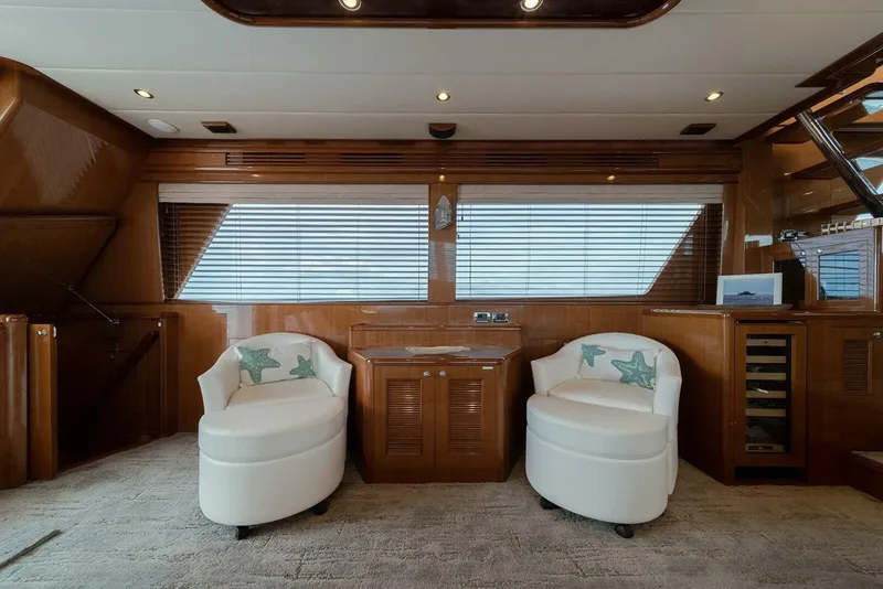 Slide: The Image of Hampton Motor Yacht 2013 - 2