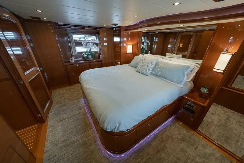 Slide: The Image of Hampton Motor Yacht 2013 - 20