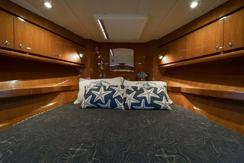 Slide: The Image of Hampton Motor Yacht 2013 - 29