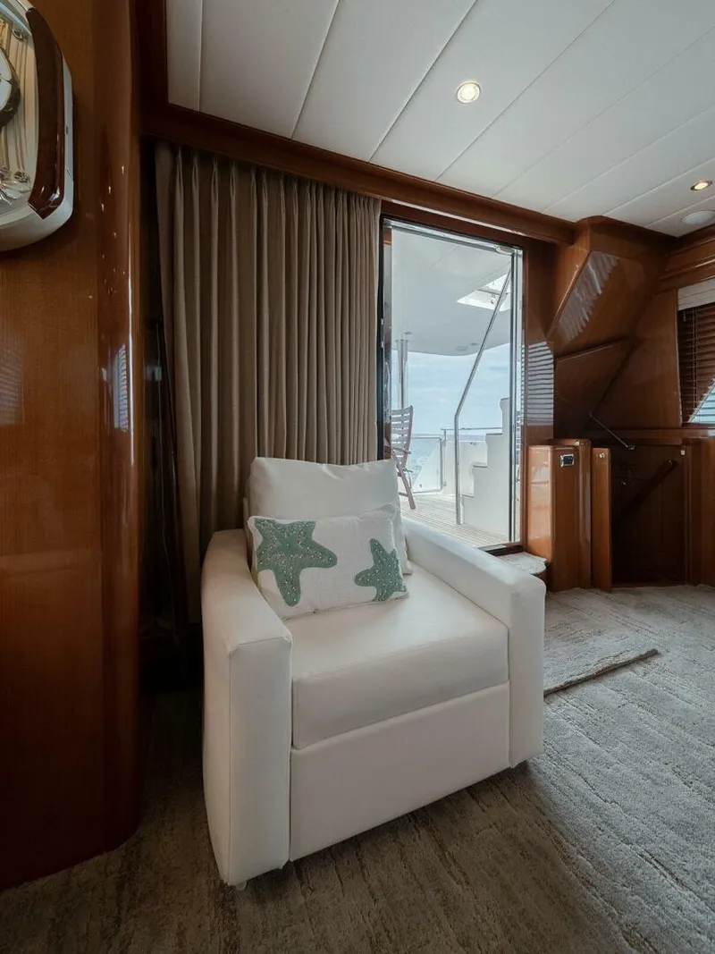 Slide: The Image of Hampton Motor Yacht 2013 - 4
