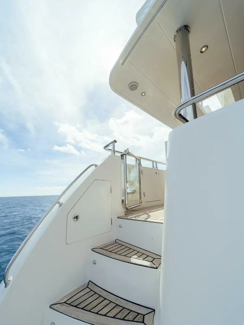 Slide: The Image of Hampton Motor Yacht 2013 - 40