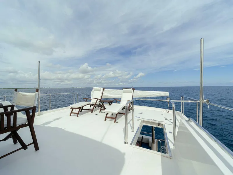 Slide: The Image of Hampton Motor Yacht 2013 - 45